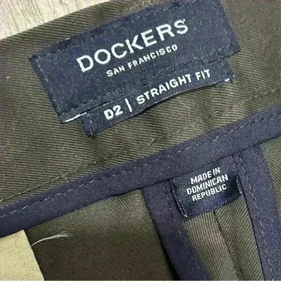 NWT Dockers Men's Signature Khaki Straight Fit Flat Front Pants Brown Size 40x30 - Picture 2 of 8